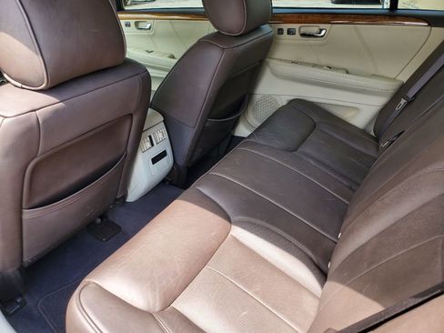 Used 2010 Cadillac DTS Platinum image 26