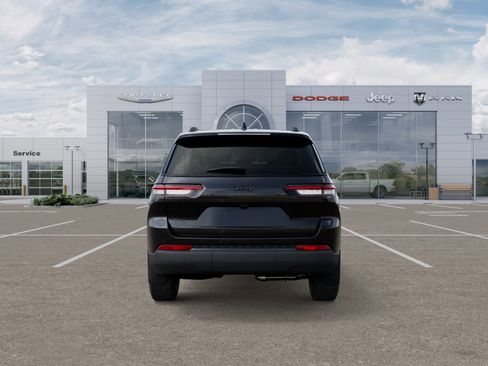 New 2025 Jeep Grand Cherokee L Laredo image 7