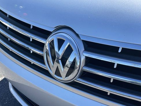 Used 2013 Volkswagen CC Sport image 8