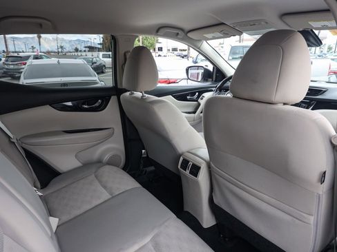 Used 2021 Nissan Rogue Sport SV image 21