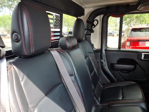 Used 2020 Jeep Gladiator Rubicon AWD/4WD image 15