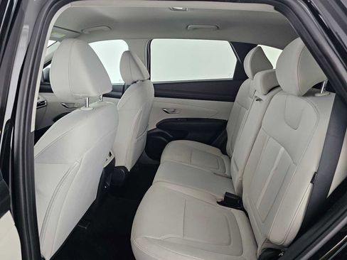 Used 2025 Hyundai Tucson SEL FWD image 16