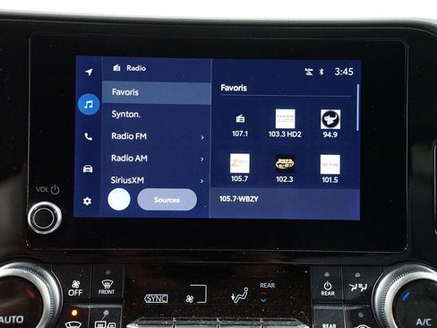 Used 2023 Toyota Highlander LE FWD image 18