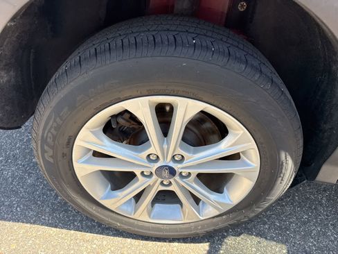 Used 2018 Ford Escape SEL AWD/4WD image 12