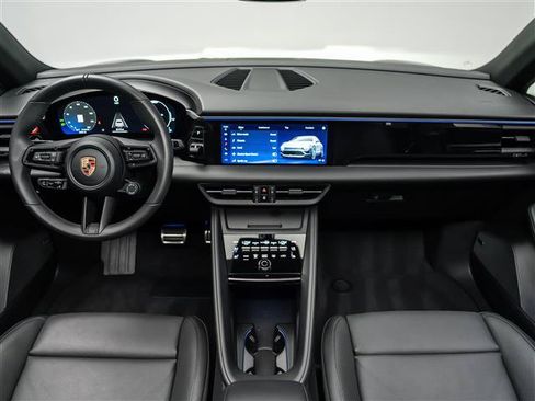 Used 2025 Porsche Macan 4S Electric AWD/4WD image 16