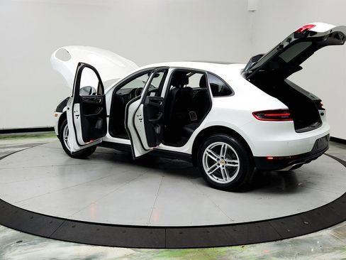 Used 2017 Porsche Macan w/ Driver Memory Package AWD/4WD image 11