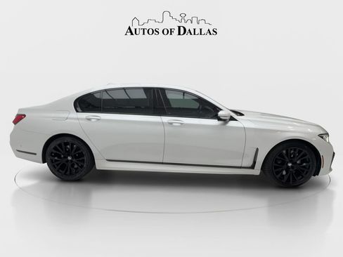 Used 2022 BMW 740i w/ Luxury Rear Seating Package RWD image 6