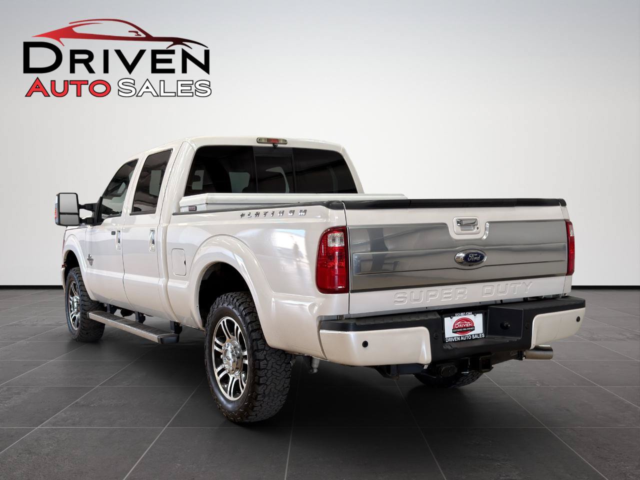 Used 2015 Ford F250 Platinum w/ FX4 Off-Road Package AWD/4WD image 5