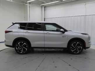 New 2025 Mitsubishi Outlander SE video 2
