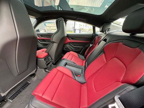 Used 2026 Porsche Taycan image 37
