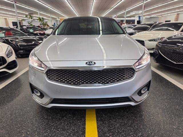 Used 2017 Kia Cadenza Premium w/ Luxury Package FWD image 3