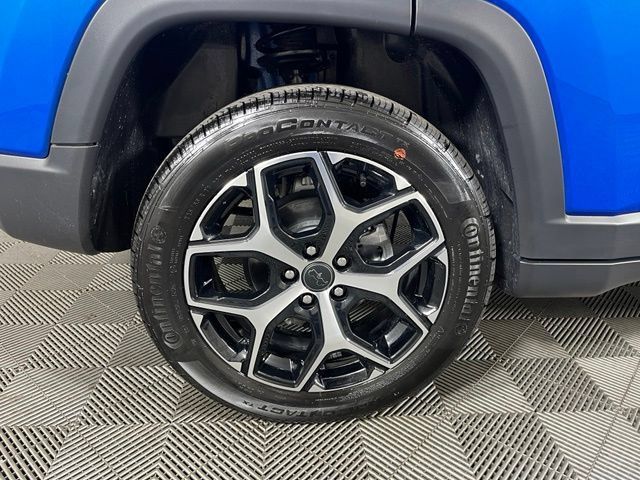 Used 2026 Jeep Compass Limited AWD/4WD image 12