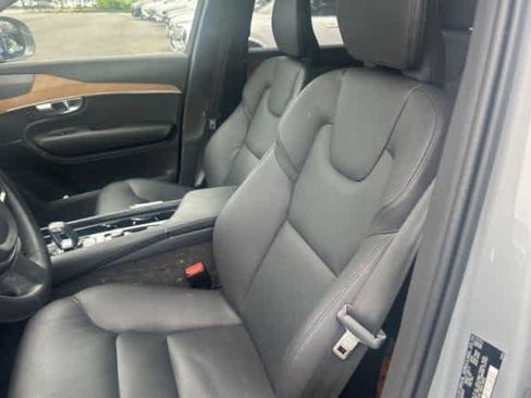 Used 2024 Volvo XC90 T8 Plus w/ Protection Package Premier AWD/4WD image 3