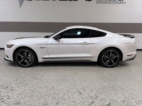 Used 2017 Ford Mustang GT Premium w/ Equipment Group 401A image 5
