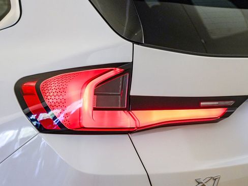 Certified 2023 BMW X1 xDrive28i w/ Premium Package AWD/4WD image 12