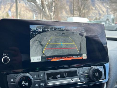 Used 2025 Toyota Grand Highlander XLE image 35