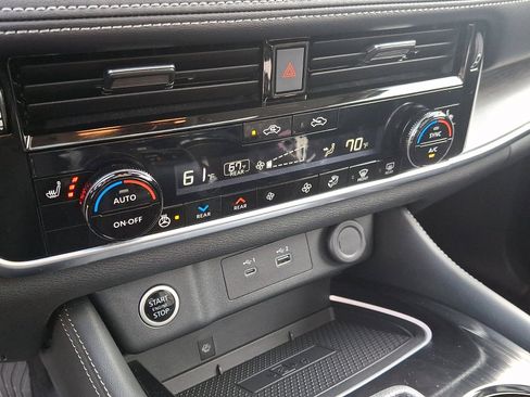 Certified 2023 Nissan Rogue Platinum w/ Platinum Premium Package image 16