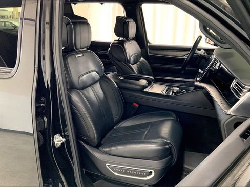 Used 2023 Jeep Grand Wagoneer Series II image 16