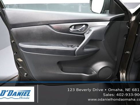 Used 2015 Nissan Rogue SL AWD/4WD image 23