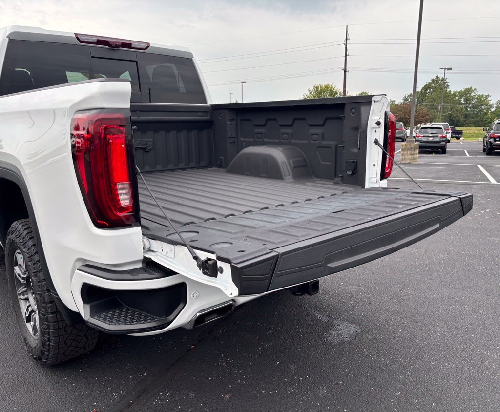 Used 2024 GMC Sierra 1500 AT4 w/ Technology Package AWD/4WD image 21