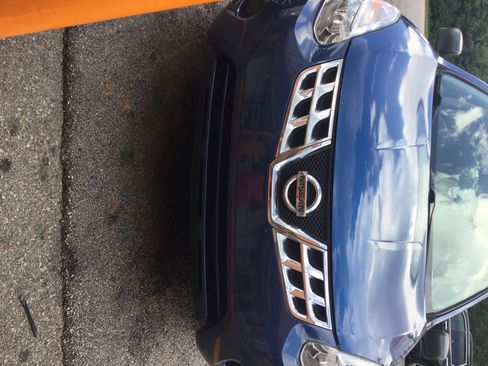 Used 2011 Nissan Rogue S image 2