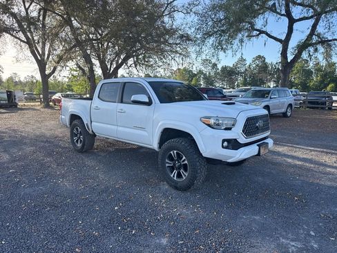 Used 2018 Toyota Tacoma TRD Sport image 7