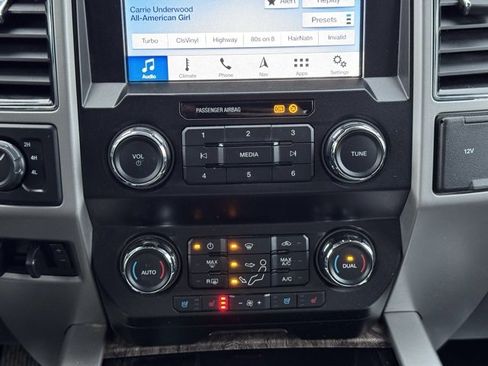 Used 2019 Ford F350 Lariat w/ Chrome Package image 13