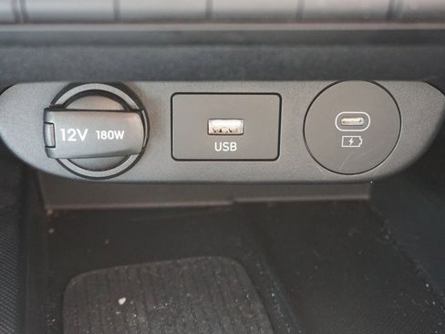 Used 2024 Hyundai Elantra SEL w/ Convenience Package image 16