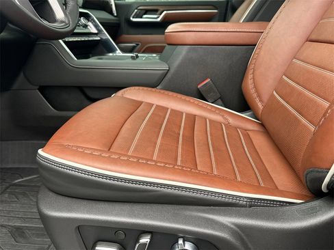 Used 2026 GMC Sierra 2500 Denali Ultimate image 10