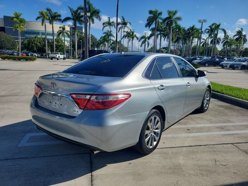 Used 2015 Toyota Camry XLE FWD image 7