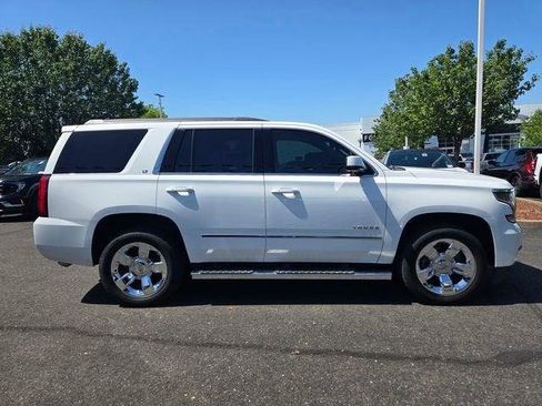 Used 2018 Chevrolet Tahoe LT w/ LT Signature Package AWD/4WD image 3