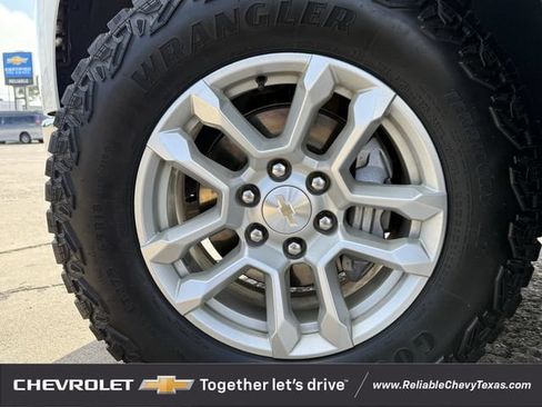 Used 2023 Chevrolet Silverado 1500 LTZ w/ LTZ Convenience Package II AWD/4WD image 9