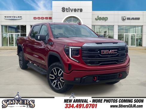 Used 2024 GMC Sierra 1500 AT4 w/ AT4 Preferred Package AWD/4WD image 1