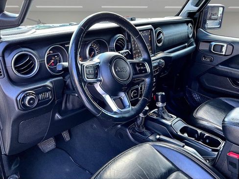 Used 2018 Jeep Wrangler Unlimited Sahara AWD/4WD image 18