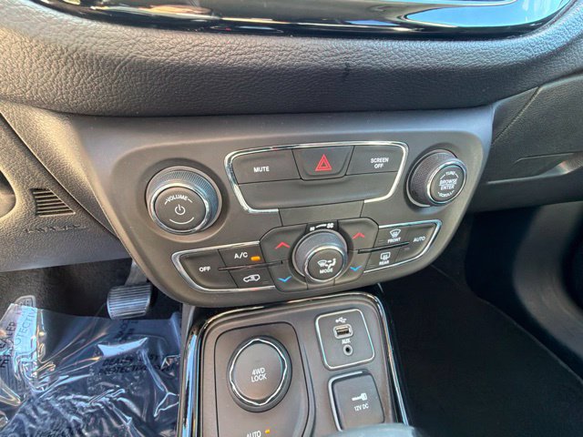 Used 2018 Jeep Compass Limited AWD/4WD image 22