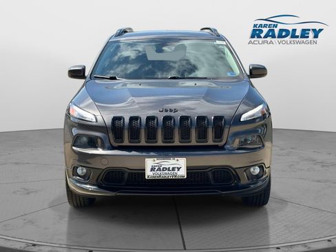 Used 2018 Jeep Cherokee Latitude AWD/4WD image 6