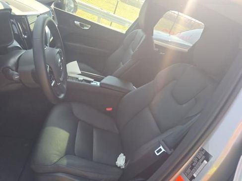 Used 2025 Volvo XC60 B5 Plus AWD/4WD image 10