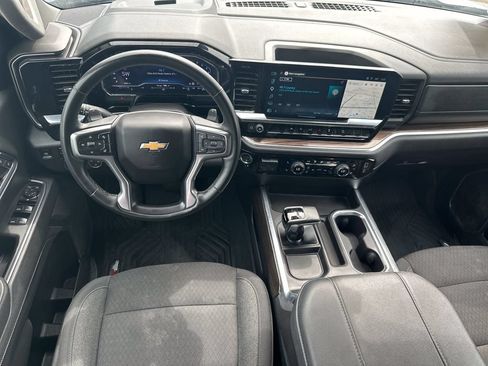 Used 2025 Chevrolet Silverado 1500 LT AWD/4WD image 13