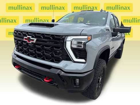 Used 2024 Chevrolet Silverado 2500 ZR2 w/ Technology Package image 10