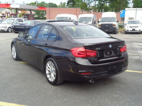 Used 2018 BMW 320i xDrive Sedan w/ Convenience Package AWD/4WD image 4