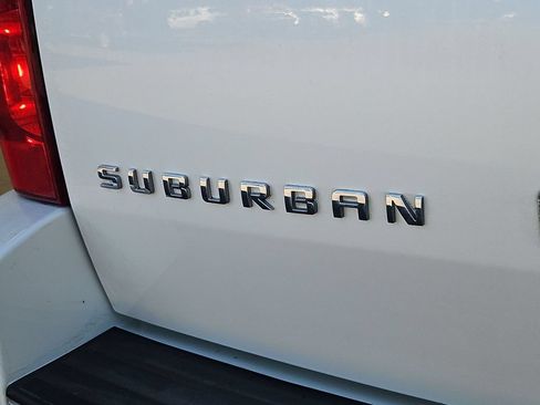 Used 2014 Chevrolet Suburban LTZ AWD/4WD image 26