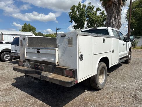 Used 2024 Ford F350 XL AWD/4WD image 4