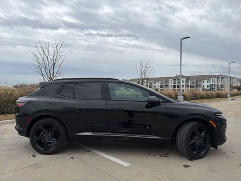 Certified 2024 Chevrolet Equinox EV RS image 2