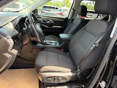Used 2020 Chevrolet Traverse LT FWD image 12