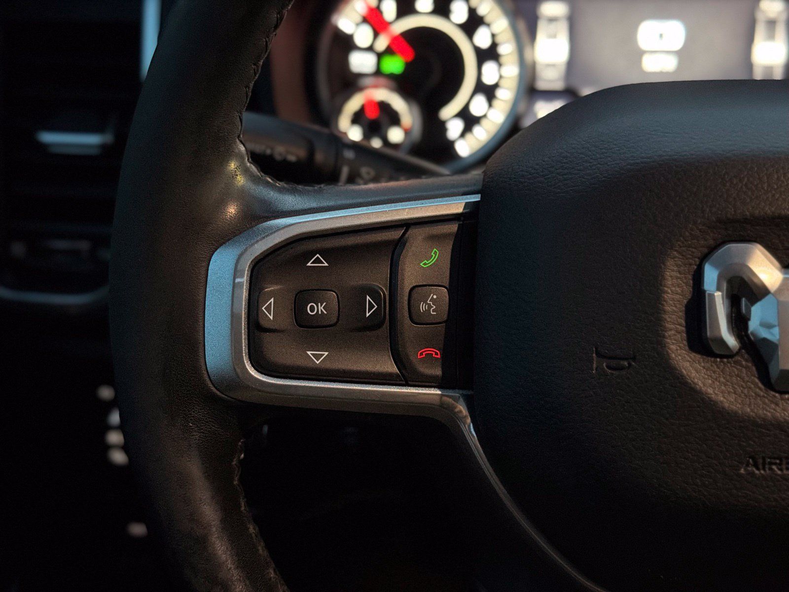 Used 2019 RAM 1500 Laramie AWD/4WD image 45