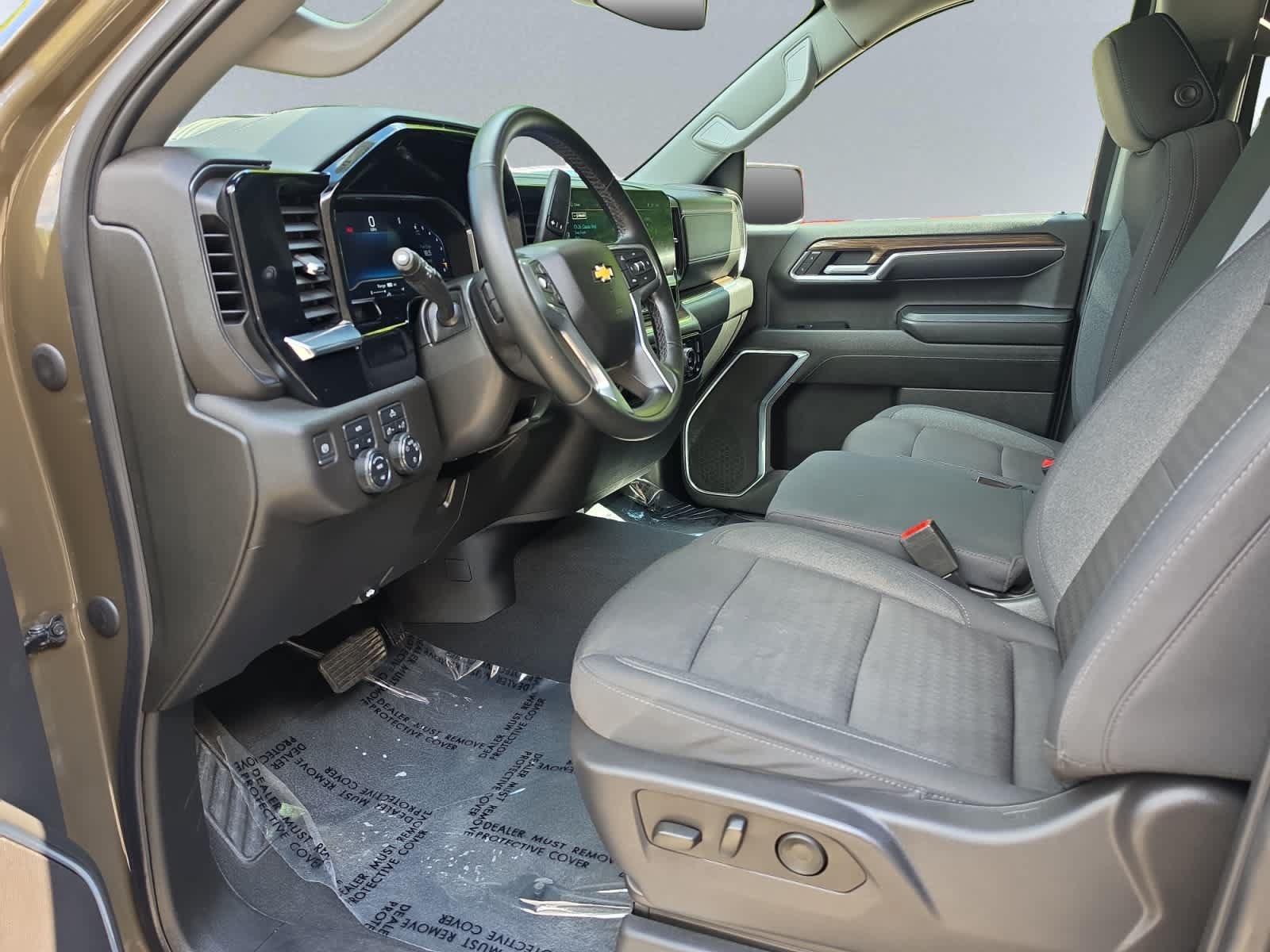 Used 2023 Chevrolet Silverado 1500 LT AWD/4WD image 15