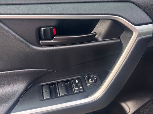 Used 2025 Toyota RAV4 LE image 7