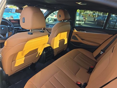 Used 2023 BMW 530i w/ Executive Package image 12