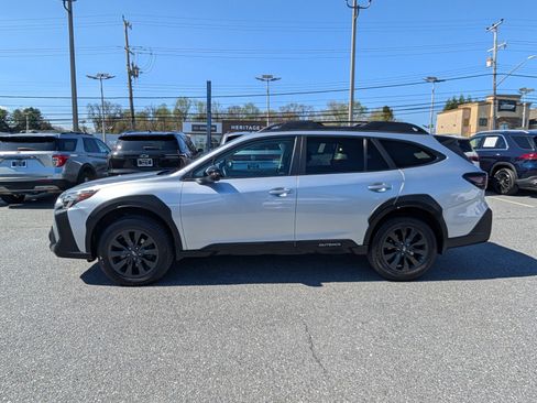 Used 2023 Subaru Outback Onyx Edition image 2