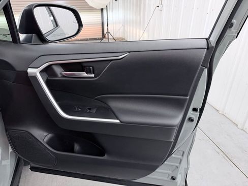 Used 2021 Toyota RAV4 XLE FWD image 35